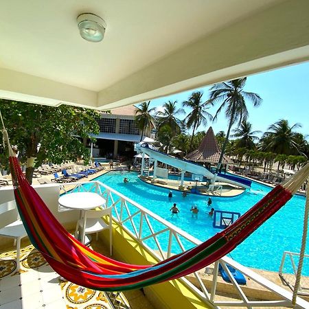 Hotel Las Americas Casa De Playa Cartagena Ngoại thất bức ảnh Hammock on a balcony