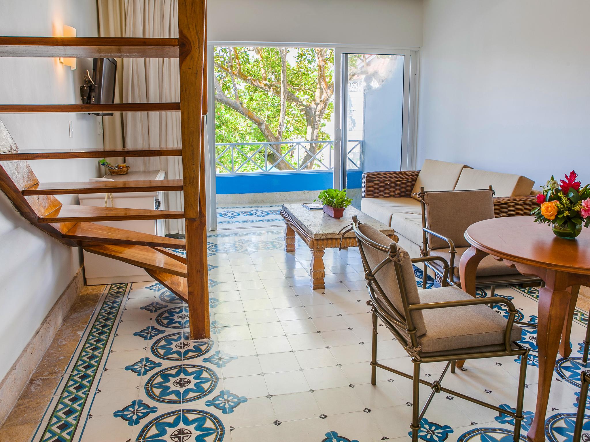 Hotel Las Americas Casa De Playa Cartagena Ngoại thất bức ảnh A suite at the hotel