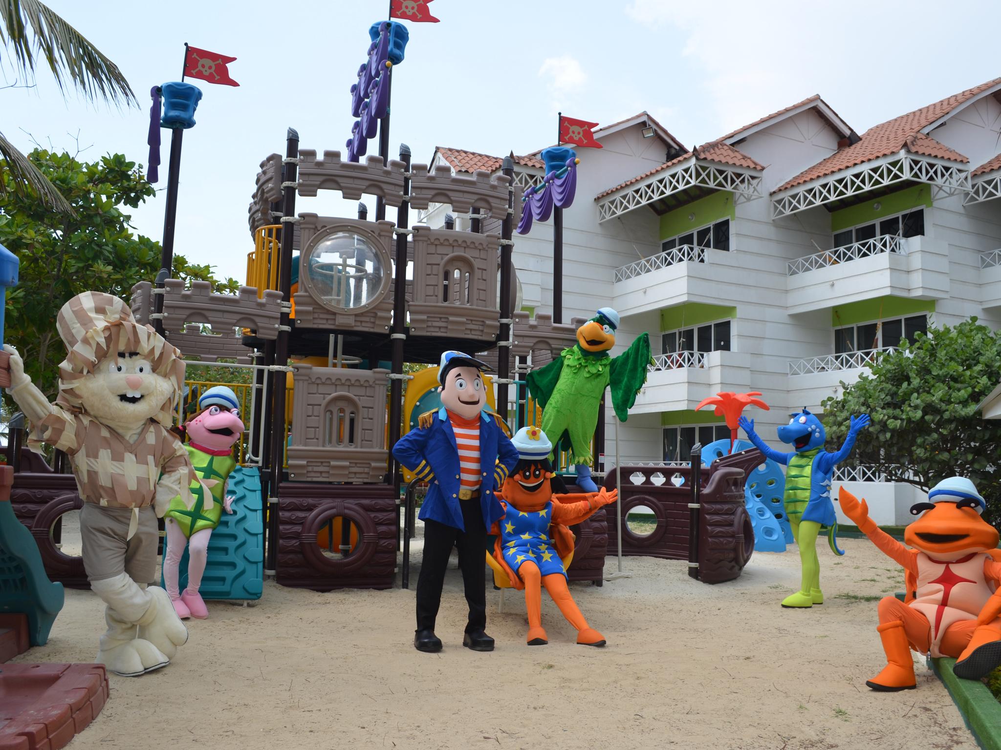 Hotel Las Americas Casa De Playa Cartagena Ngoại thất bức ảnh Characters from the series at Legoland Malaysia Resort