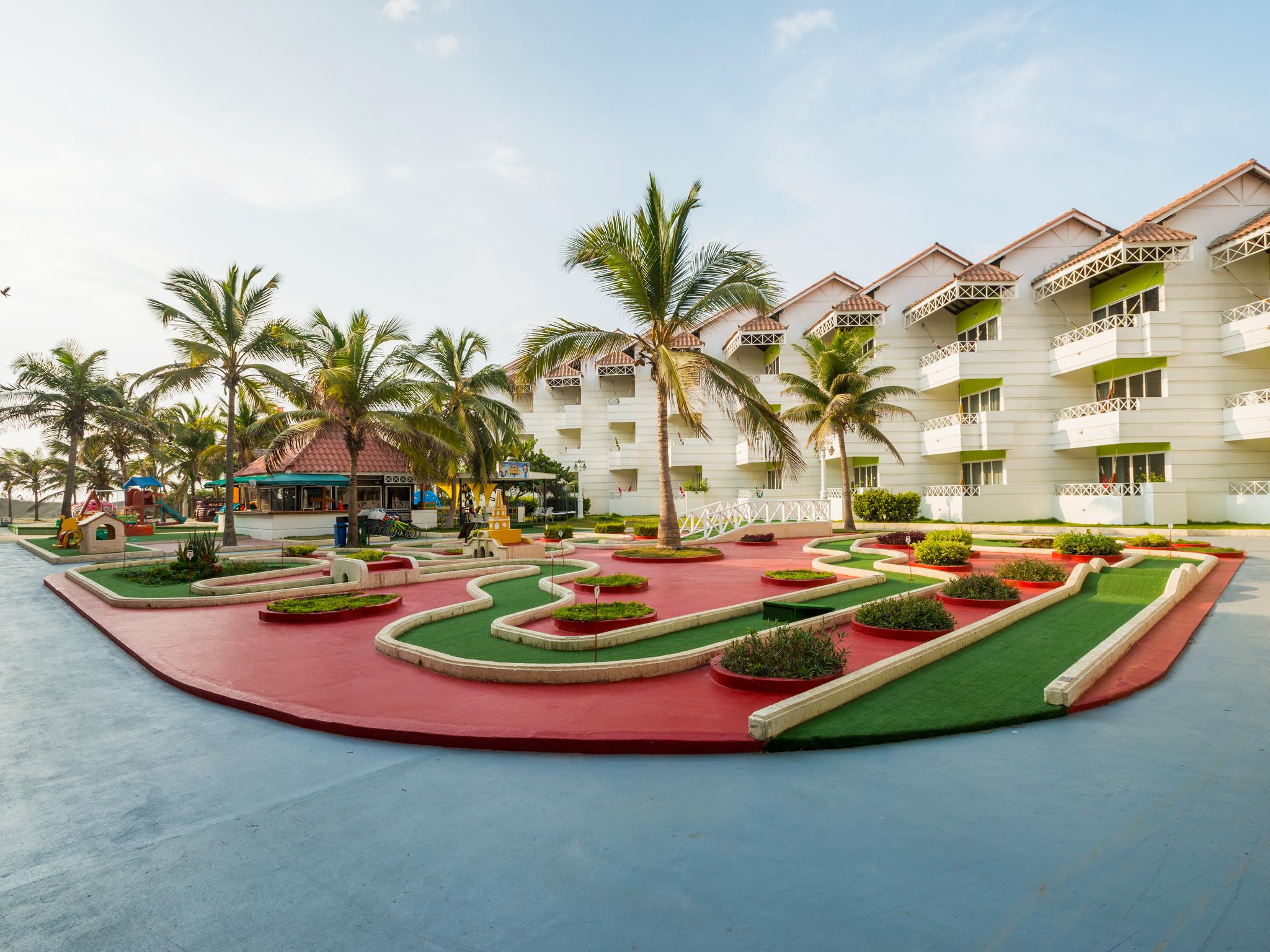 Hotel Las Americas Casa De Playa Cartagena Ngoại thất bức ảnh Miniature golf at the Royal Palm Beach Hotel