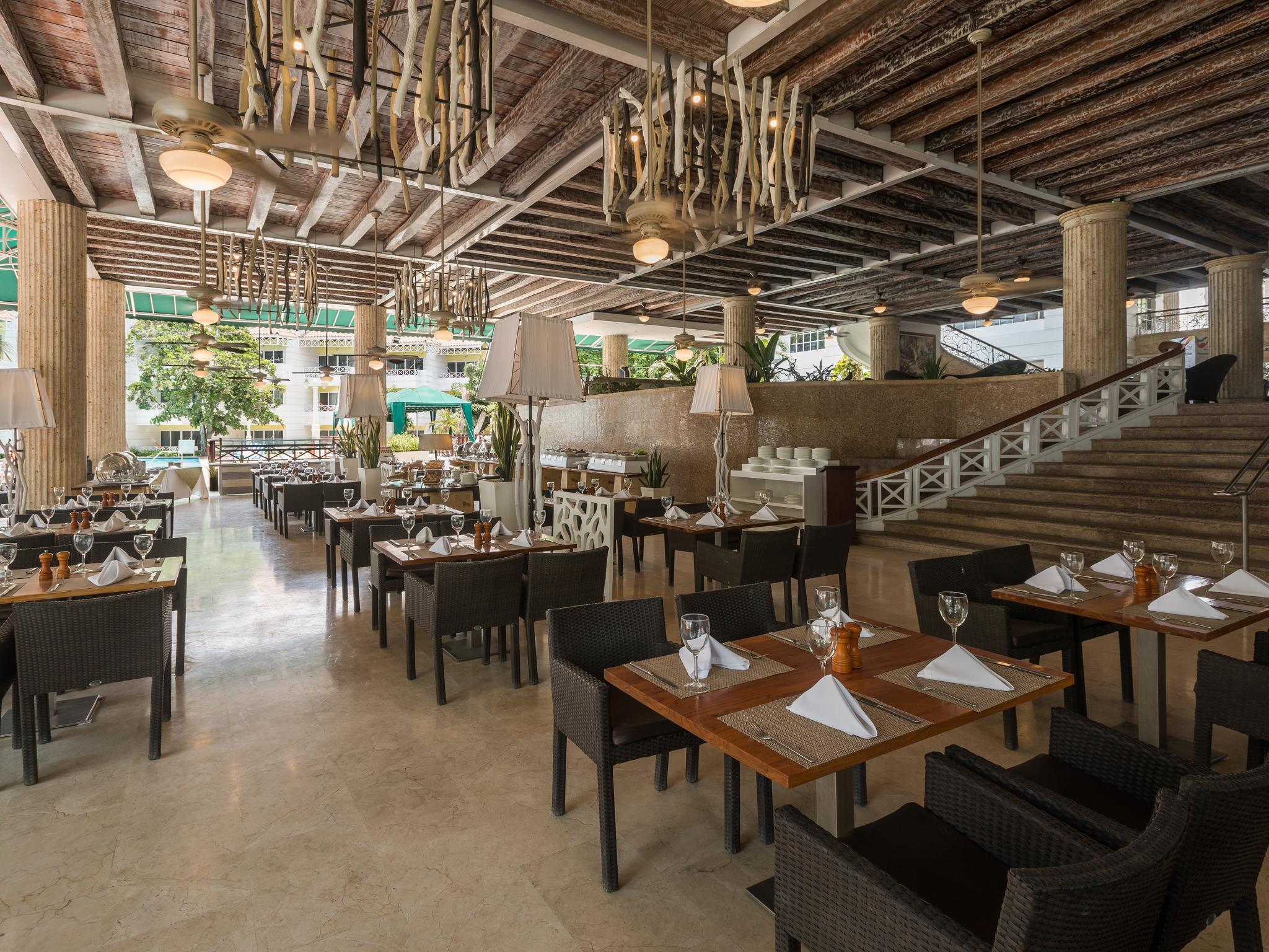 Hotel Las Americas Casa De Playa Cartagena Ngoại thất bức ảnh The restaurant