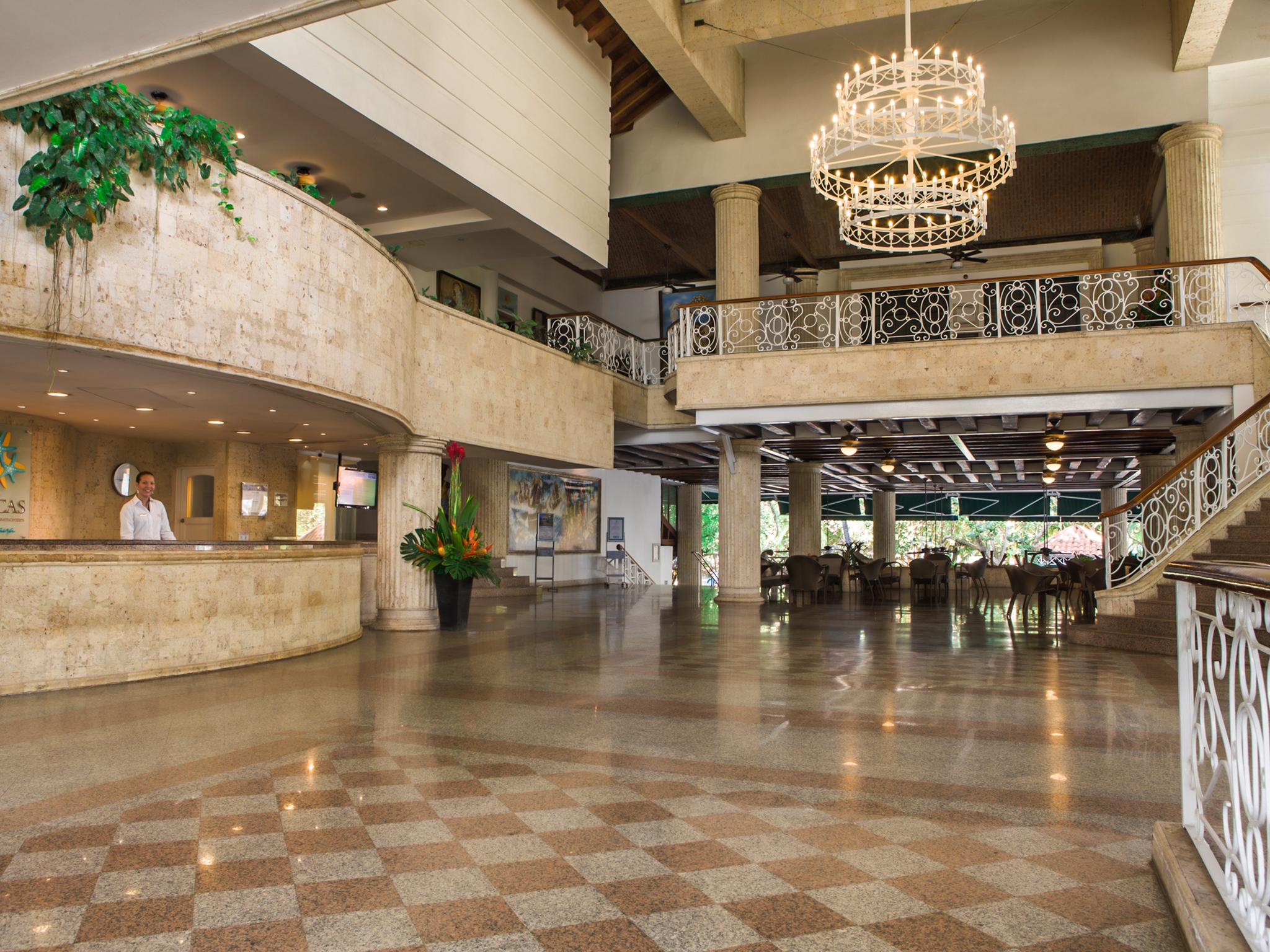 Hotel Las Americas Casa De Playa Cartagena Ngoại thất bức ảnh Lobby