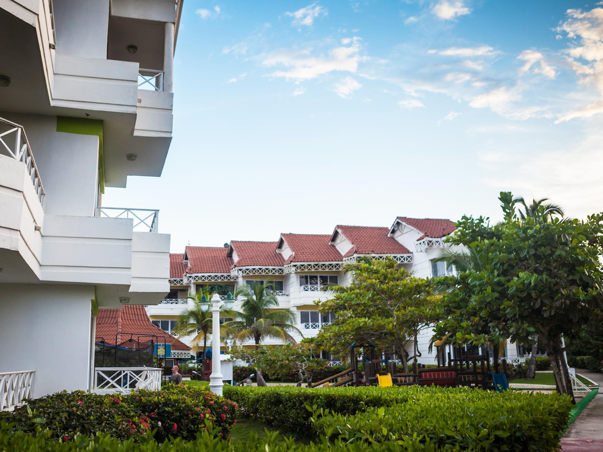Hotel Las Americas Casa De Playa Cartagena Ngoại thất bức ảnh The Village