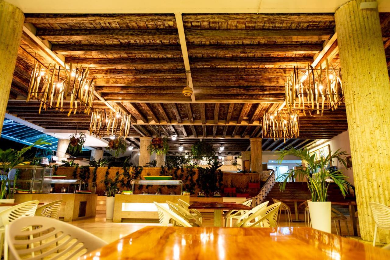 Hotel Las Americas Casa De Playa Cartagena Ngoại thất bức ảnh The lobby of the hotel