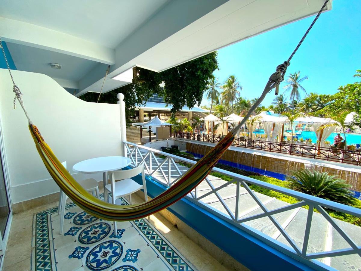 Hotel Las Americas Casa De Playa Cartagena Ngoại thất bức ảnh Hammock on a balcony