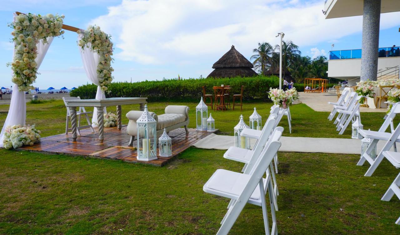 Hotel Las Americas Casa De Playa Cartagena Ngoại thất bức ảnh A wedding in Punta Cana