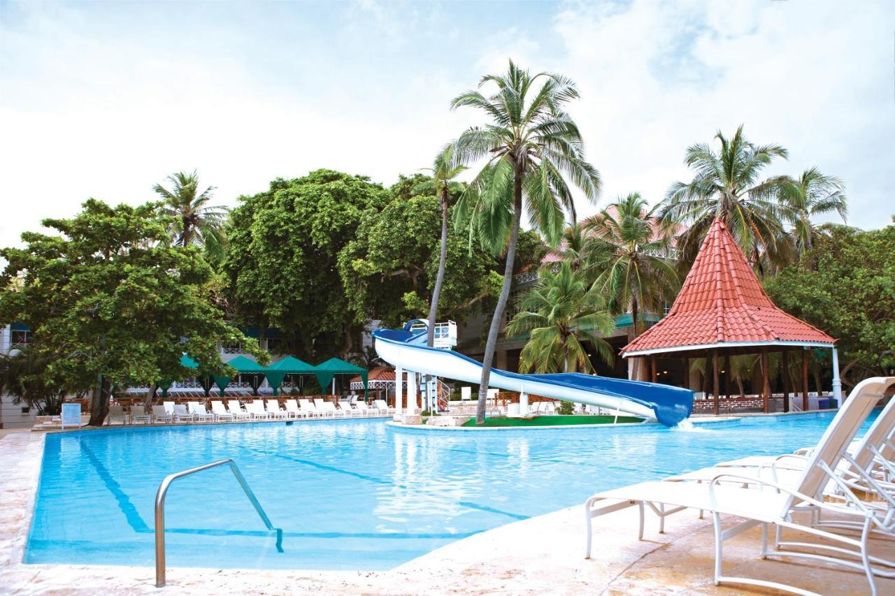 Hotel Las Americas Casa De Playa Cartagena Tiện nghi bức ảnh The swimming pool at the resort